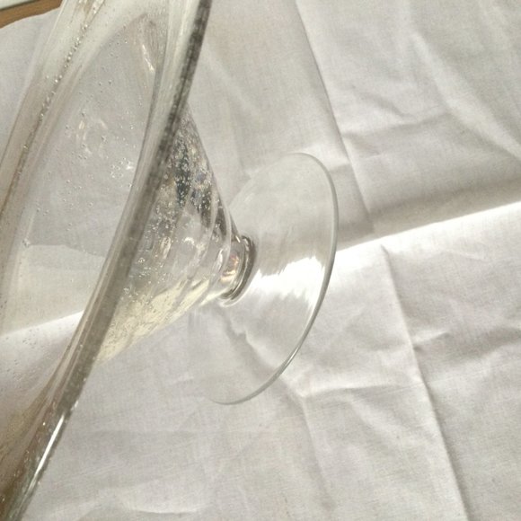 Large clear glass bowl fruit stand with bubbles footed 11.25" light weight - Picture 4 of 7
